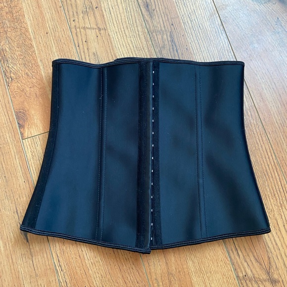 Other - Yianna waist trainer